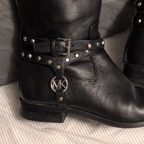 Black Leather Knee-High Boots - Picture 2 of 11